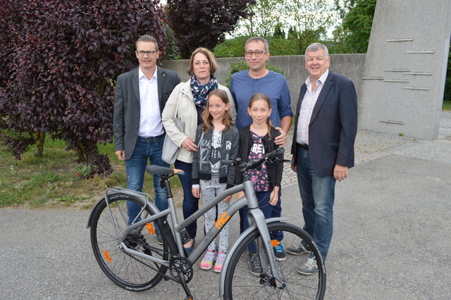 Thomas Schönberger (ATZ), Karina Plachy, Thomas Plachy, Manfred Mitmasser; vorne: Sophie Plachy, Leonie Plachie