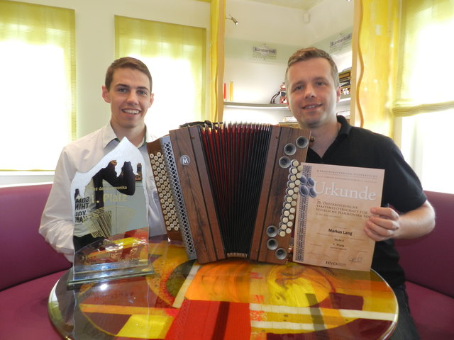Harmonikastaatsmeister Markus Lang mit seinem Lehrer Loui Herinx