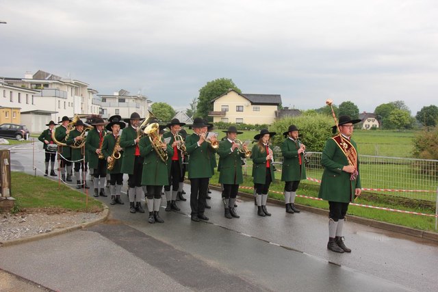 Die Musiker der Jugendkapelle Mooskirchen war schon am frühen Morgen des Pfingststonntags unterwegs. | Foto: Wutte
