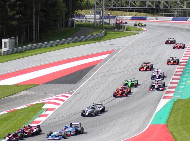 In der BOSS Grand Prix Serie starten ehemalige Formel 1 und GP 2-Boliden.