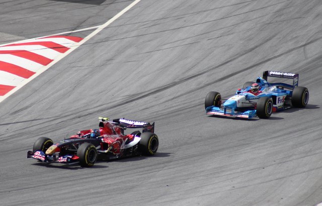 Ingo Gerstl im Torro Rosso gewann Samstag vor Phil Stratford (Benetton).