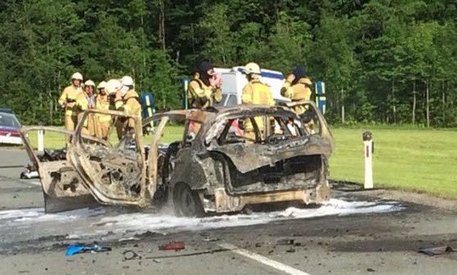Der Wagen des 34-Jährigen brannte komplett aus. | Foto: ZOOM.TIROL
