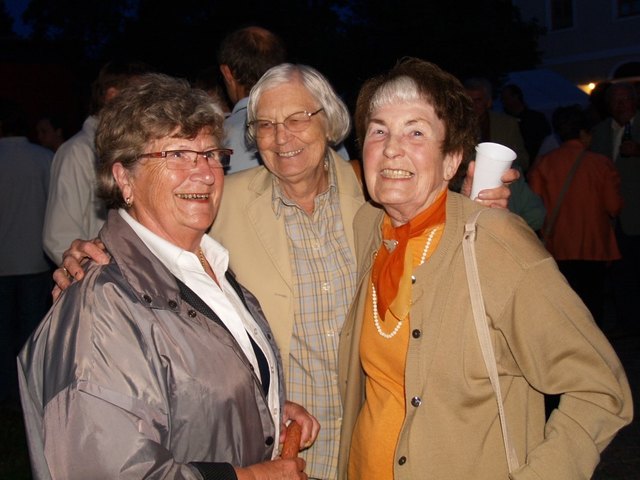 rechts Recheis Käthe 10 Jahre QULTURSzene 25.4.2003