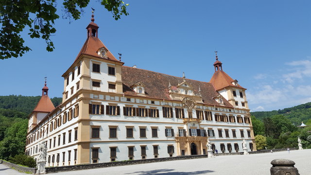 Krommau und Frst von Eggenberg (welcher eben mit obbemeldtem P. Dominicus a Jesu Maria in Bekanntschaft gekommen) aus gleicher Achtung zu selben Allgemeine Encyklopdie der Wissenschaften und Knste: in