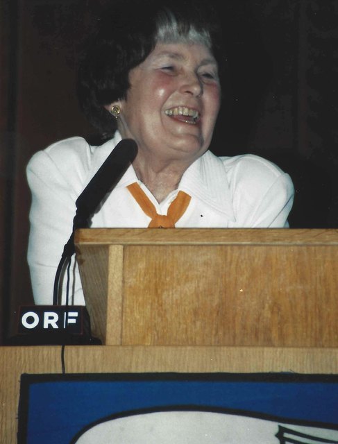 Recheis Käthe Ehrenring Kulturmedaille 13.3.1998 Foto Hans Aumayr