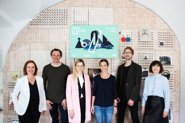Angelika Sery-Froschauer (WKOÖ), Patrick Bartos (Creative Region), Stadträtin Doris Lang-Mayerhofer, Elisabeth Manhal (Aufsichtsrat Creative Region), Bergen Steger und Natalie de Maaijer (Gletscher, v.l.). | Foto: Christa Gaigg