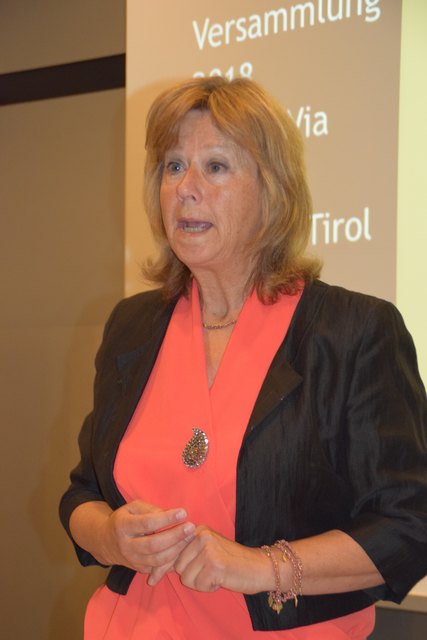 Leiterin der Arbeitsgruppe Kultur und Bildung: Eva Lunger