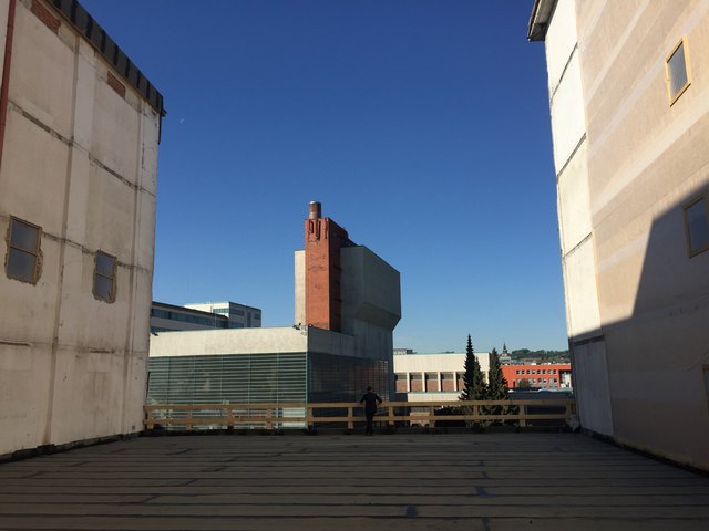 Der Abriss der Zwischenmagazine erschafft neue Wege und Freiräume. | Foto: Tabakfabrik Linz