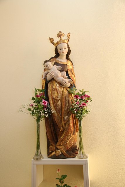 Die spätgotische Madonna aus dem Jahre 1500 durfte bei der Segnung auch wieder dabe sein, wurde aber kurz darauf wieder an ihren sicheren Aufbewahrungsort im Museum zurückgebracht
