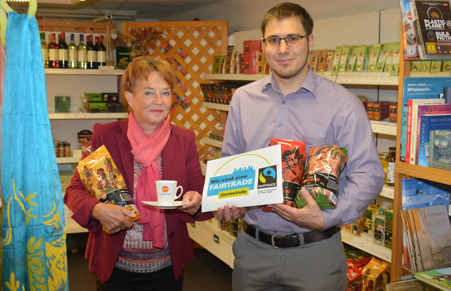 Laden am 1. Juni, um 19.00 Uhr zu einem Vortrag über „Fair Trade Kaffee- und Kakaoanbau in das Pfarrheim Zwettl ein: Mag. Anna Maria Yvon vom Weltladen und Umweltgemeinderat DI Bernhard Thaler | Foto: Stadtgemeinde Zwettl