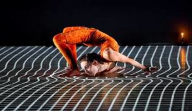 Compagnie Käfig zeigt eine Mischung aus Tanz, Hip-Hop und akrobatischen Zirkuskunststücken | Foto: Laurent Philippe
