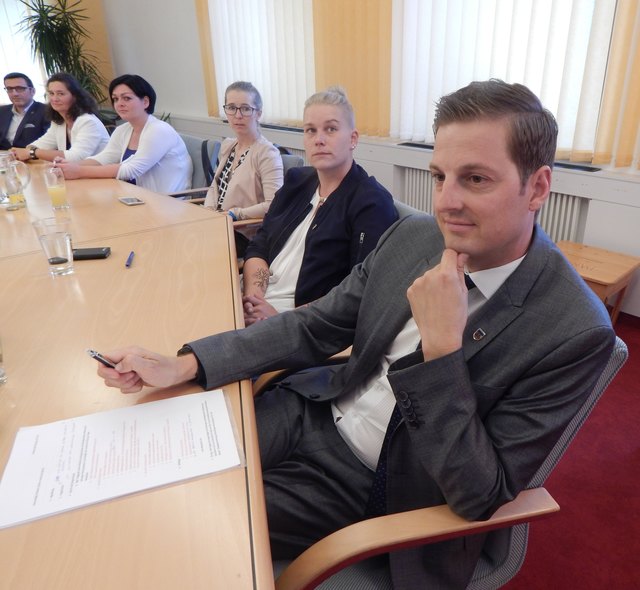 Der neue Bürgermeister Thomas Reingruber mit Gemeinderat.