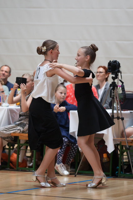 Schüler-Breitensportklasse: Elena Hinterbichler und Leni Maier | Foto: Regina Courtier