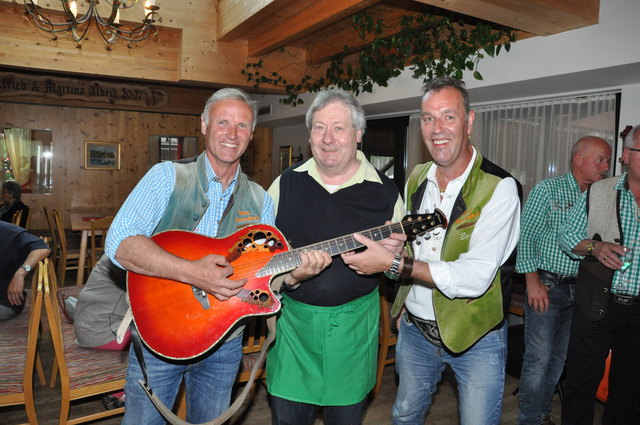 Beste Stimmung bei Siggi Siller und Egon Höfer (Duo Abendrot) und Gottfried Albert .