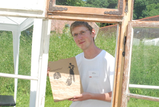 Michael Brückner von der Glashütte Lamberts erklärte die historische Glasmacherkunst.