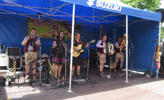 Ab 14 Uhr sorgte die Musikgruppe Die Radauer für Schwung und Stimmung.