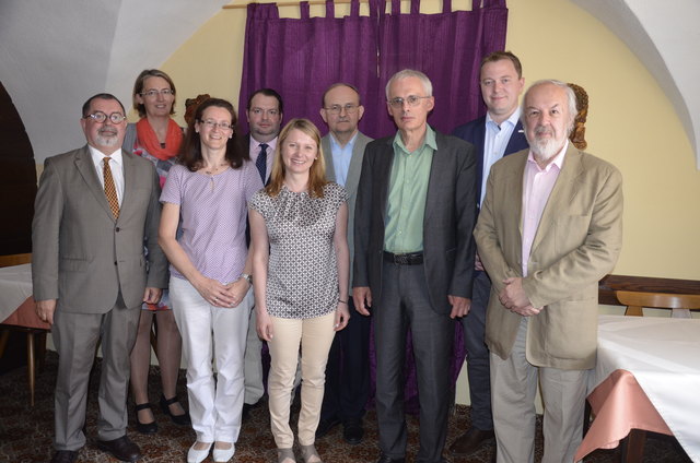 Neuer Vorstand:
Von links: Beirat Dr. Friedrich Polleroß, Schriftführerin Mag. Agnes Wagner, Beirätin und Herausgeberin der Schriftenreihe des WHB Mag. Doris Gretzel, Vizepräsident Dr. Leonhard Reis, Vizepräsidentin und stellvertretende Schrifleiterin MMag. Bettina Marchart, stellvertretender Finanzreferent Ing. Karlheinz Hulka, Präsident Univ.-Prof. Dr. Dr. h.c. Thomas Winkelbauer, stellvertretender Schriftführer Harald Winkler, Beirat und Herausgeber der Schriftenreihe des WHB OStR Dr. Harald Hitz