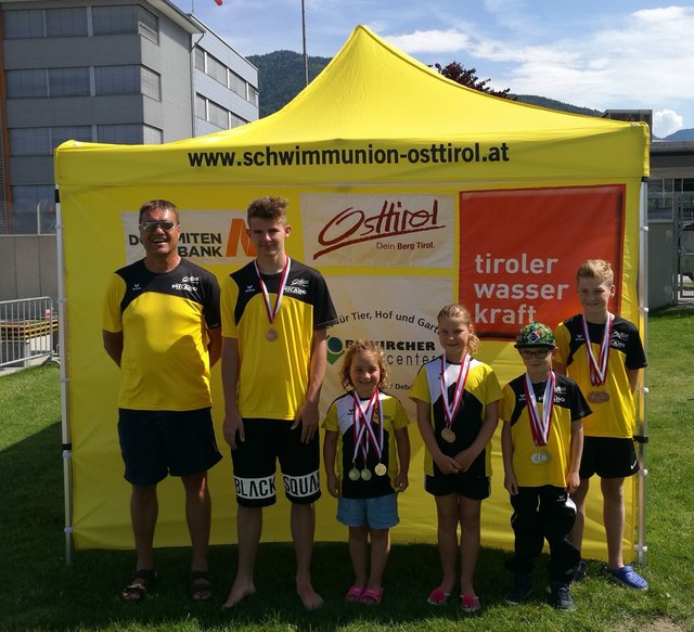 Trainer Pepi Mair mit Noel Pawlik, Anna Nemmert, Lea Tabernig, Karl Kastner und Nico Tabernig (v.l.). | Foto: SU Osttirol