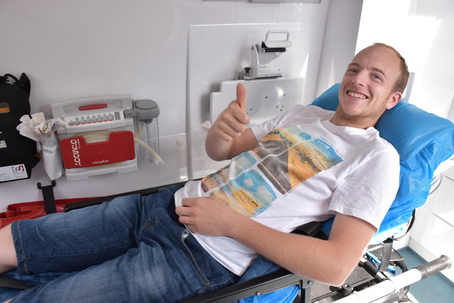 Interessierte konnten die Einsatzfahrzeuge auch von innen kennenlernen.