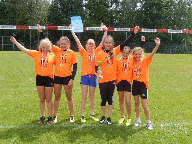 Vizelandesmeisterinnen (Ministufe) von links: Koblmüller Franziska, Hartl Lea, Degenhart Anna, Murati Adela, Neumüller Sophie, Kern Leonie