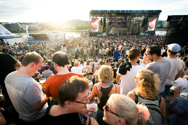Tolle Stimmung bei einer super Kulisse. | Foto: Tom Mesic