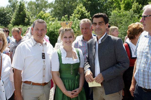 Bürgermeister Gerald Glaser und Landtagsabgeordneter Christian Gepp in charmanter Begleitung.