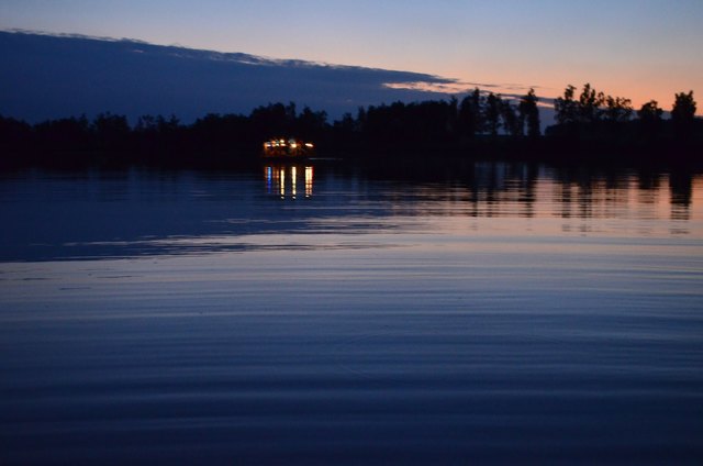 Die Schwimmbar bietet einen einmaligen Ausblick