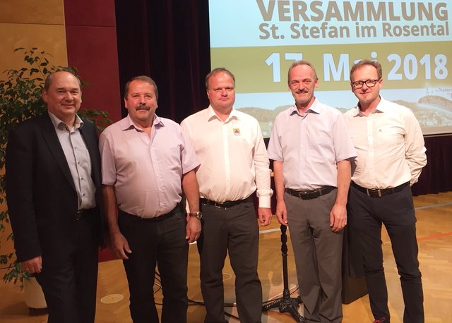 Gemeindekassier Johann Tropper, Vizebürgermeister Fritz Pferschi, Zivilschutz-Regionalleiter Günter Macher, Bürgermeister Johann Kaufmann und Amtsleiter Josef Krisper (v.l.) informierten über aktuelle Projekte in St. Stefan im Rosental. | Foto: Gemeinde St. Stefan