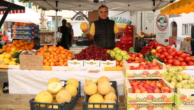 Frisches Obst und gemüse beim Kreta Standl.