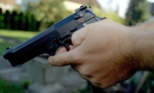 Ein Josefstädter richtete seine Waffe auf zwei Schulkinder in der Pfeilgasse. | Foto: Foto: KK/Symbolfoto