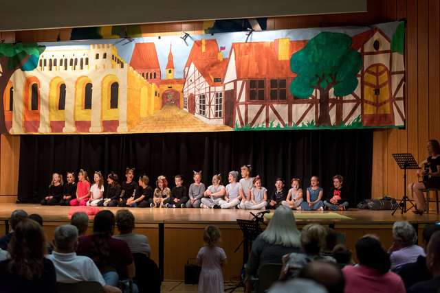 Theateraufführung der Käthe-Recheis-Volksschule | Foto: Robert Schenkenfelder