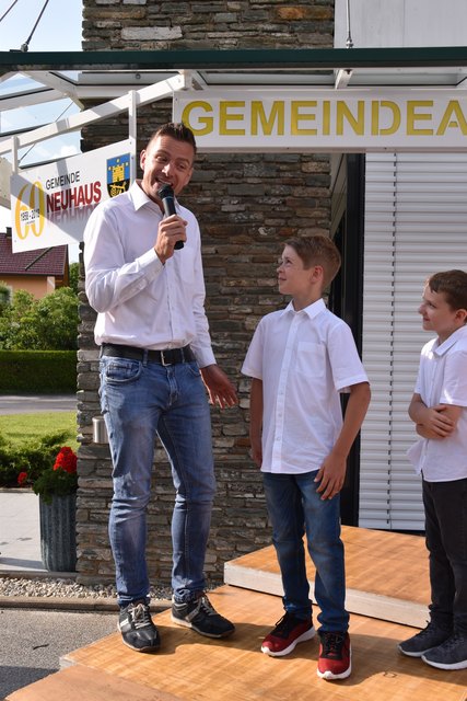 Lehrer Markus Druml mit Schüler Vinzenz