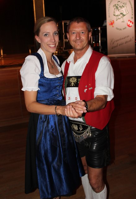 Bezirksobmann Siggi Dietl mit Tanzpartnerin Stephanie Sattler.