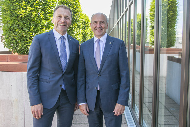 Regionaldirektor Reinhard Pohn und Arno Schuchter, Vorstand für Vertriebs-Marketing der Generali Versicherung.
