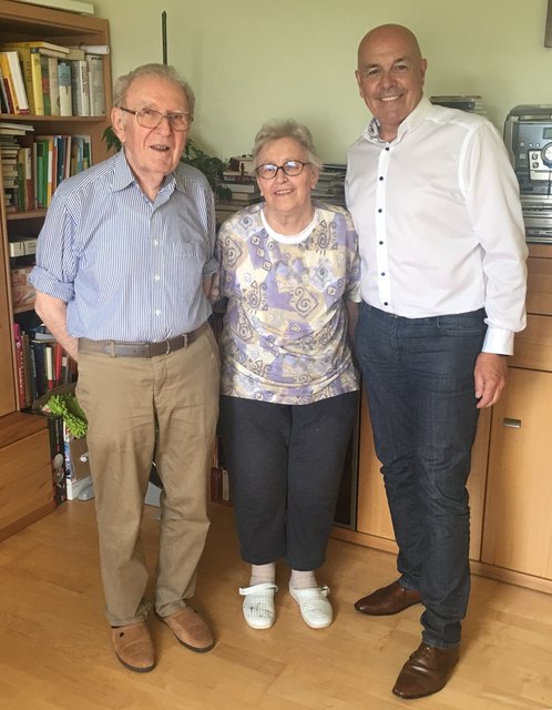 Gratulationen zum 86. Geburtstag: Michael und Prischka Racz mit Bgm. Georg Rosner | Foto: ÖVP Oberwart