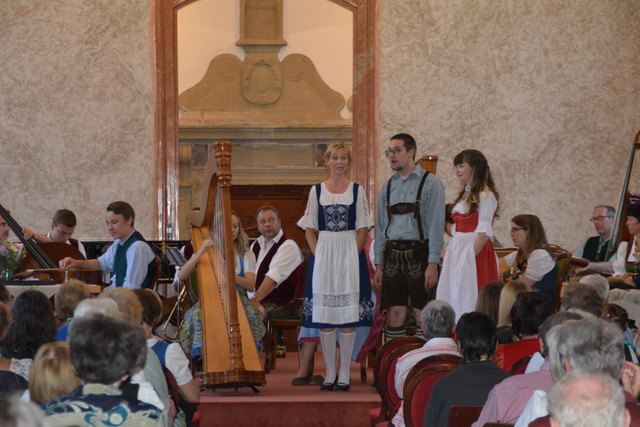 "Klingendes Ötscher:reich" in Gaming: Insgesamt spielten sechs Volksmusik-Ensembles in der Barockbibliothek und im Kartausenkeller auf.
