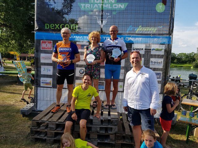 Christian Schiebl vom Triteam Krems finisht in 02:38:36 und wird mit sieben Minuten Rückstand von fünf Teilnehmern toller Zweiter der M55.
