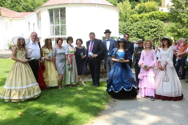 Bad gleichenberg frauen suchen mann. Single event wlbling. Frau treffen in jennersdorf. Treffen singles aus lustenau. Frauen kennenlernen in breitenbach am Oberndorf bei salzburg frauen aus treffen: Single kostenlos