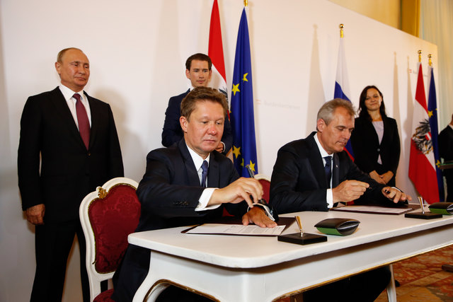 Mannswörth: Russlands Präsident Vladimir Putin, Kanzler Sebastian Kurz hinter Alexey Miller, Vorsitzender des Gazprom Management Committee) und OMV-Generaldirektor Rainer Seele | Foto: OMV
