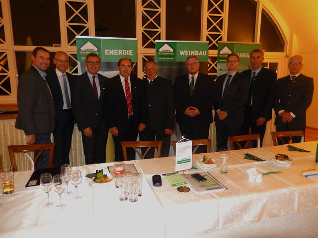 Obmann Stv. Karl Mayr, Stefan Puhm (RLB NÖ-Wien), RWA-Vorstandsdirektor Stefan Mayerhofer, Dir. Herbert Schadenhofer (GF LH Tulln-Neulengbach), Ehrenobmann Karl Gfatter, Obmann Michael Göschelbauer, Revisor Michael Pany (Raiffeisen Revisionsverband NÖ-Wien), Fritz Buchinger (AR-Vorsitzender), Helmut Raunig (RWA).