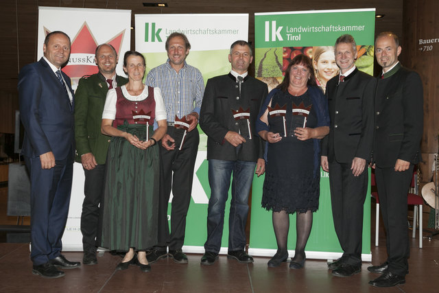 LH-Stv. Josef Geisler, Kammerdirektor Ferdinand Grüner, Fachbereichsleiter Wendelin Juen und Präsident Josef Hechenberger gratulierten den Siegern aus dem Bezirk Imst. | Foto: Die Fotografen