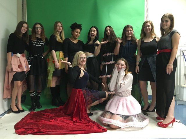 Move on - tolle Präsentation der Schülerinnen des 1. Jahrganges der Modeschule Oberwart