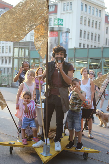 Die rollende Badewanne fungiert als "Orpheus" | Foto: Sophie Alena
