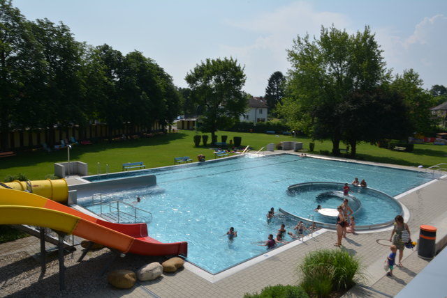 Das Sommerbad ist bereit: Auch bei milderen Temperaturen sorgt das Citysplash für angenehm temperierten Badespaß und reichlich Action für Groß und Klein