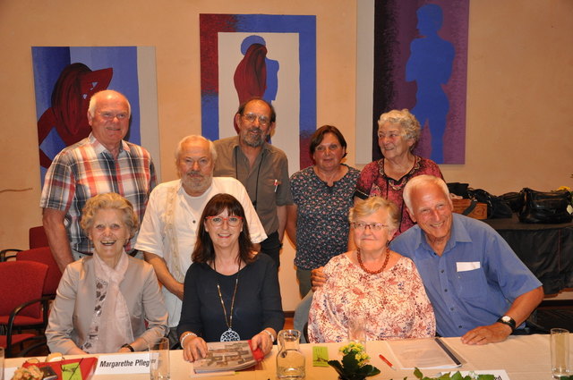 Viel Applaus gab es für die Autoren der Bürgerbeteiligungsgruppe Schreibwerkstatt. | Foto: Urdl-Neuhold