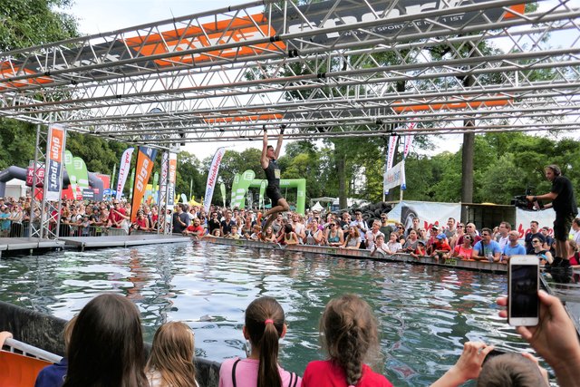 Monkeyland, Wasserbecken im Grazer Augartenpark beim Grazathlon 2018