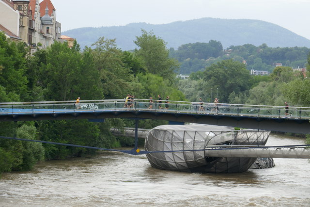 Grazathlon, Strecke führte über die Mur, Murschiff