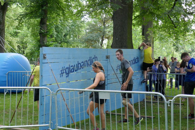 WAND4 PLUS PANIER, Holzwand, Hindernis beim Grazathlon im Augarten, Graz