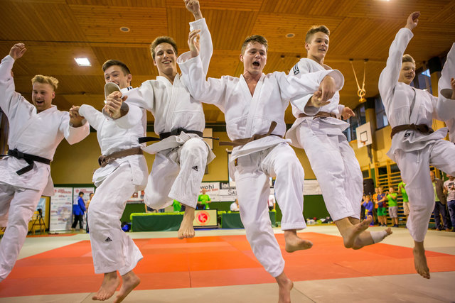 Grund zum Jubeln, die Bundesliga Mannschaft des Askö Judo Reichraming