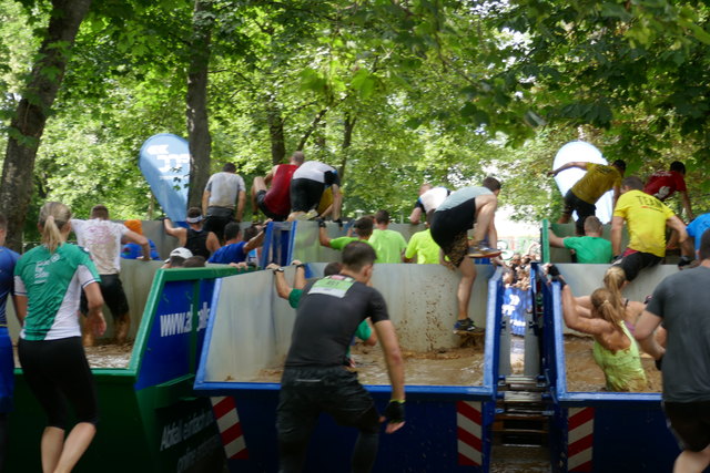 Hupf in Gatsch, Schlammbad im Grazer Augarten, Grazathlon